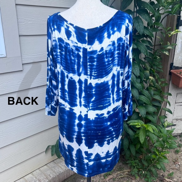 Everette Bleu Tie-Dye Top for Ladies with Peek-a-Boo Sleeves; Size Large - Picture 4 of 8
